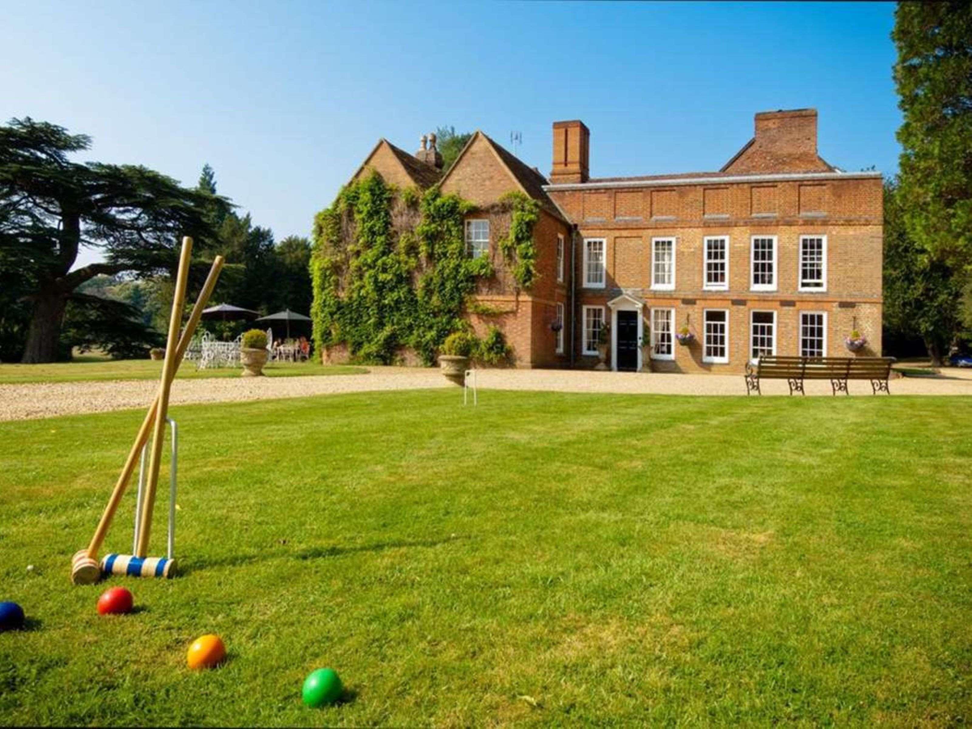 Flitwick Manor Hotel Exterior foto